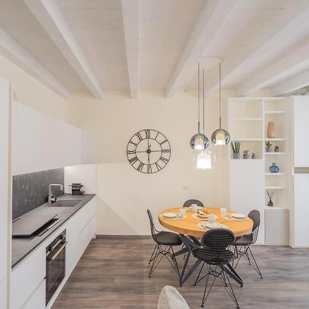 Modern & Stylish Apartment In Como City By Rent All Como Exterior foto