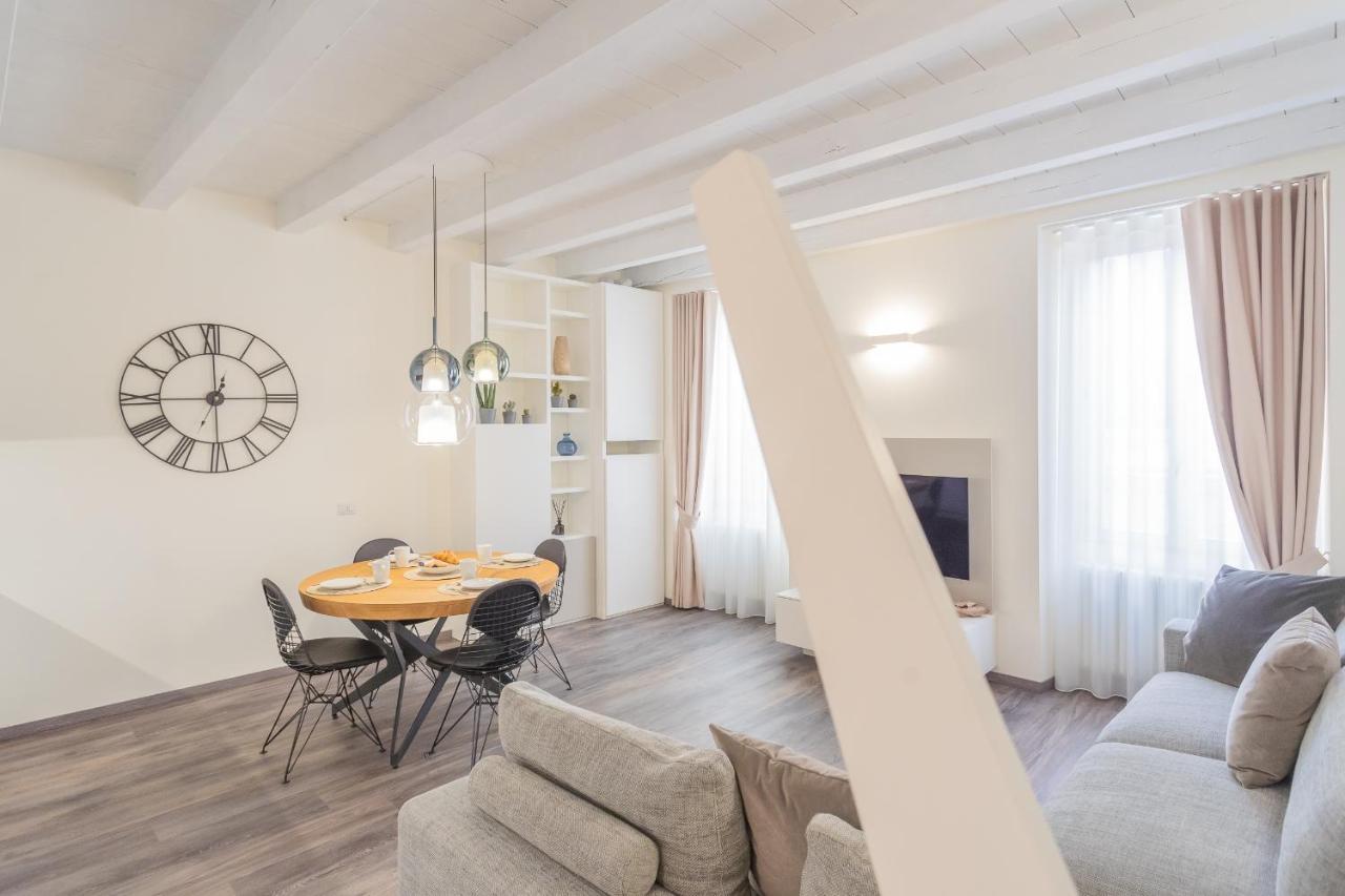 Modern & Stylish Apartment In Como City By Rent All Como Exterior foto