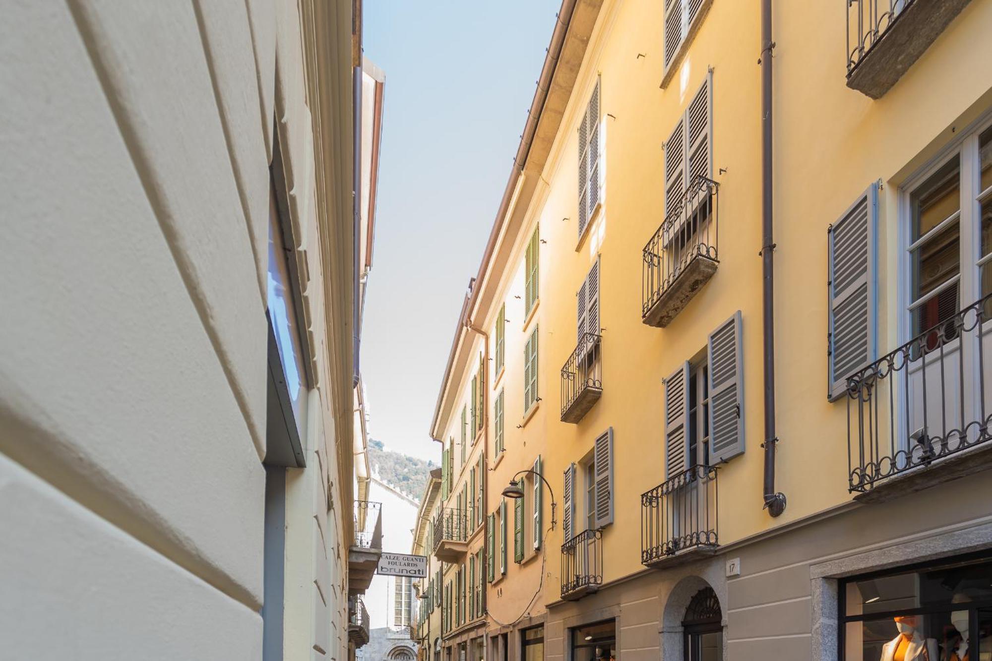 Modern & Stylish Apartment In Como City By Rent All Como Exterior foto