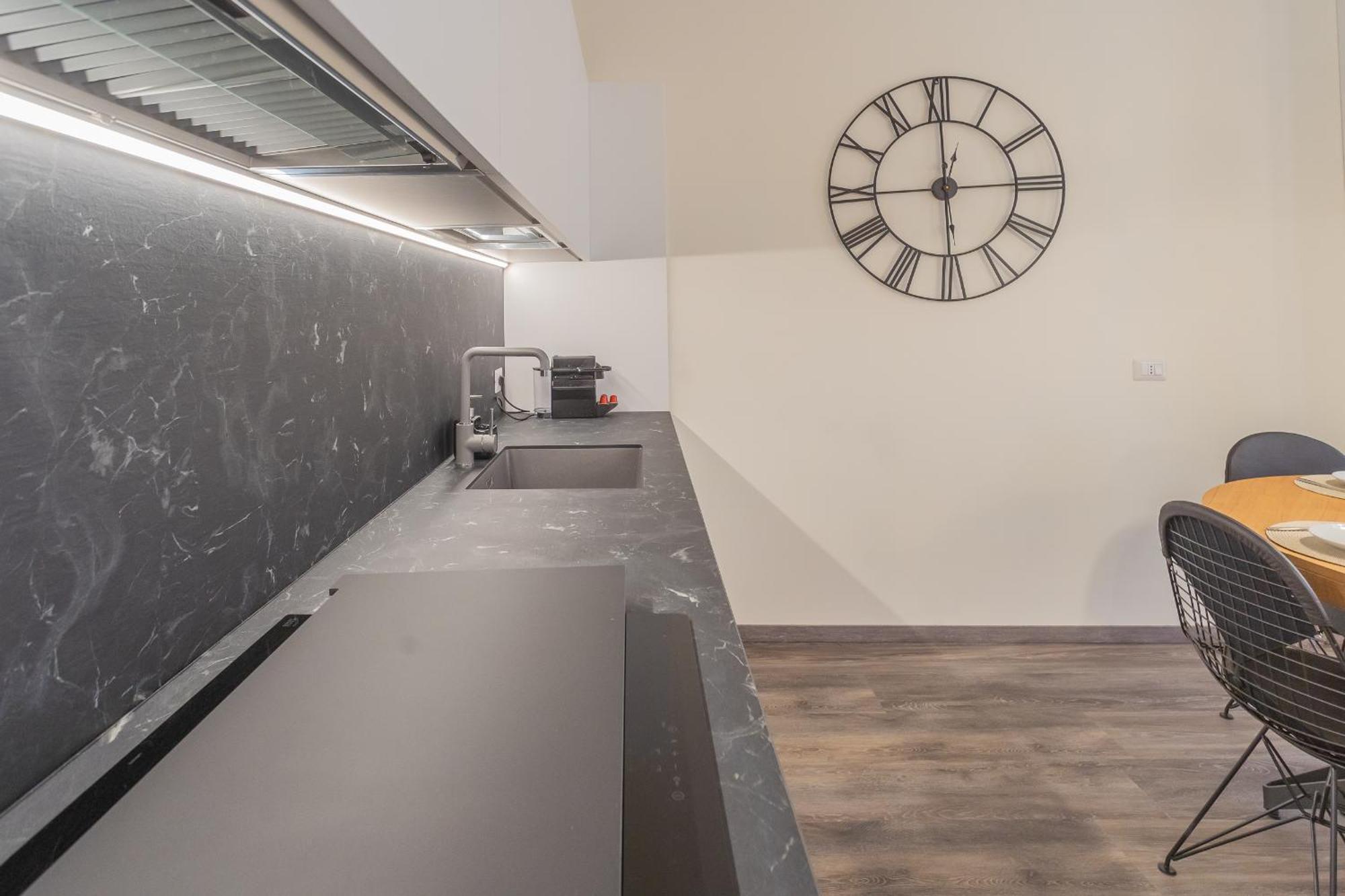 Modern & Stylish Apartment In Como City By Rent All Como Exterior foto