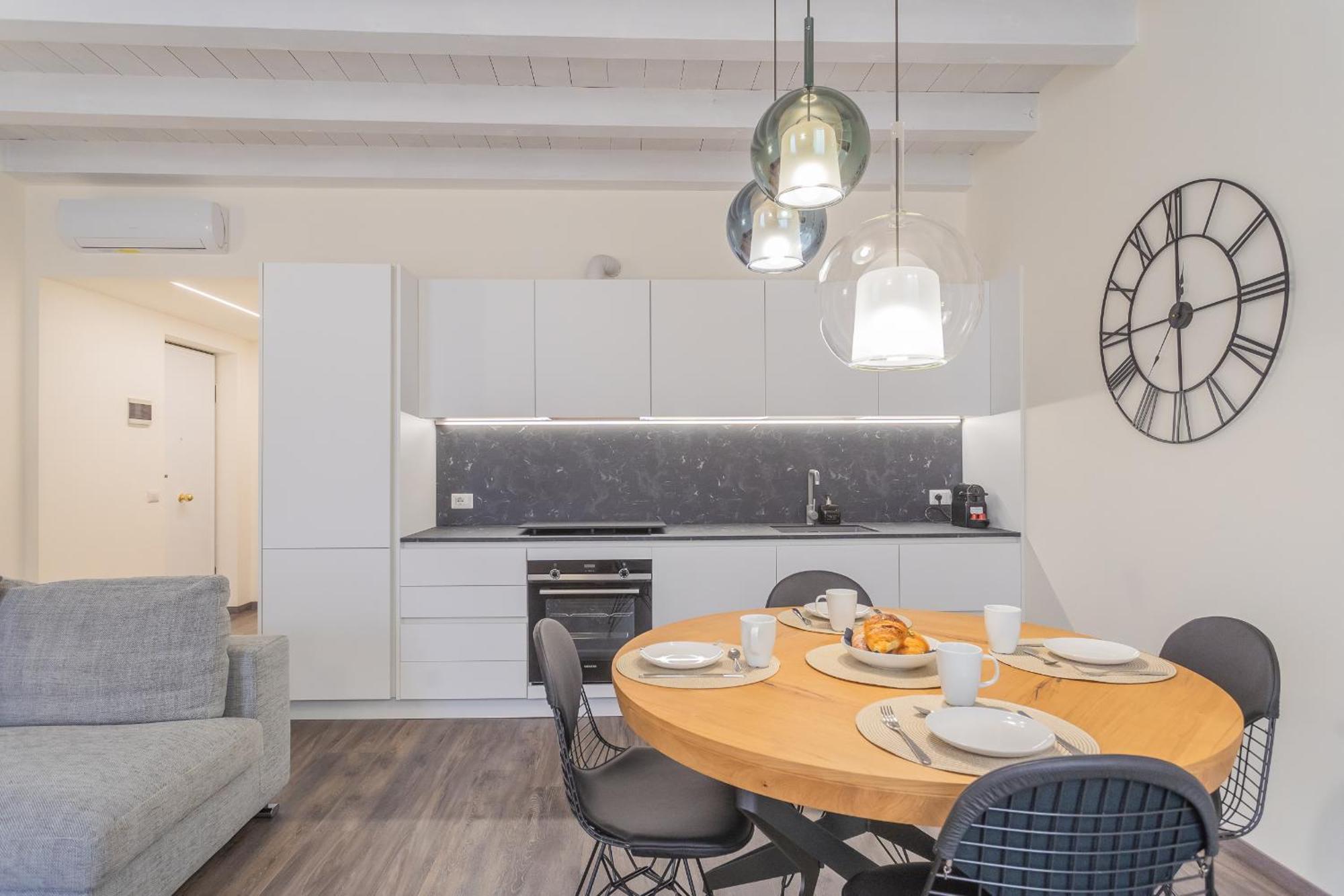 Modern & Stylish Apartment In Como City By Rent All Como Exterior foto