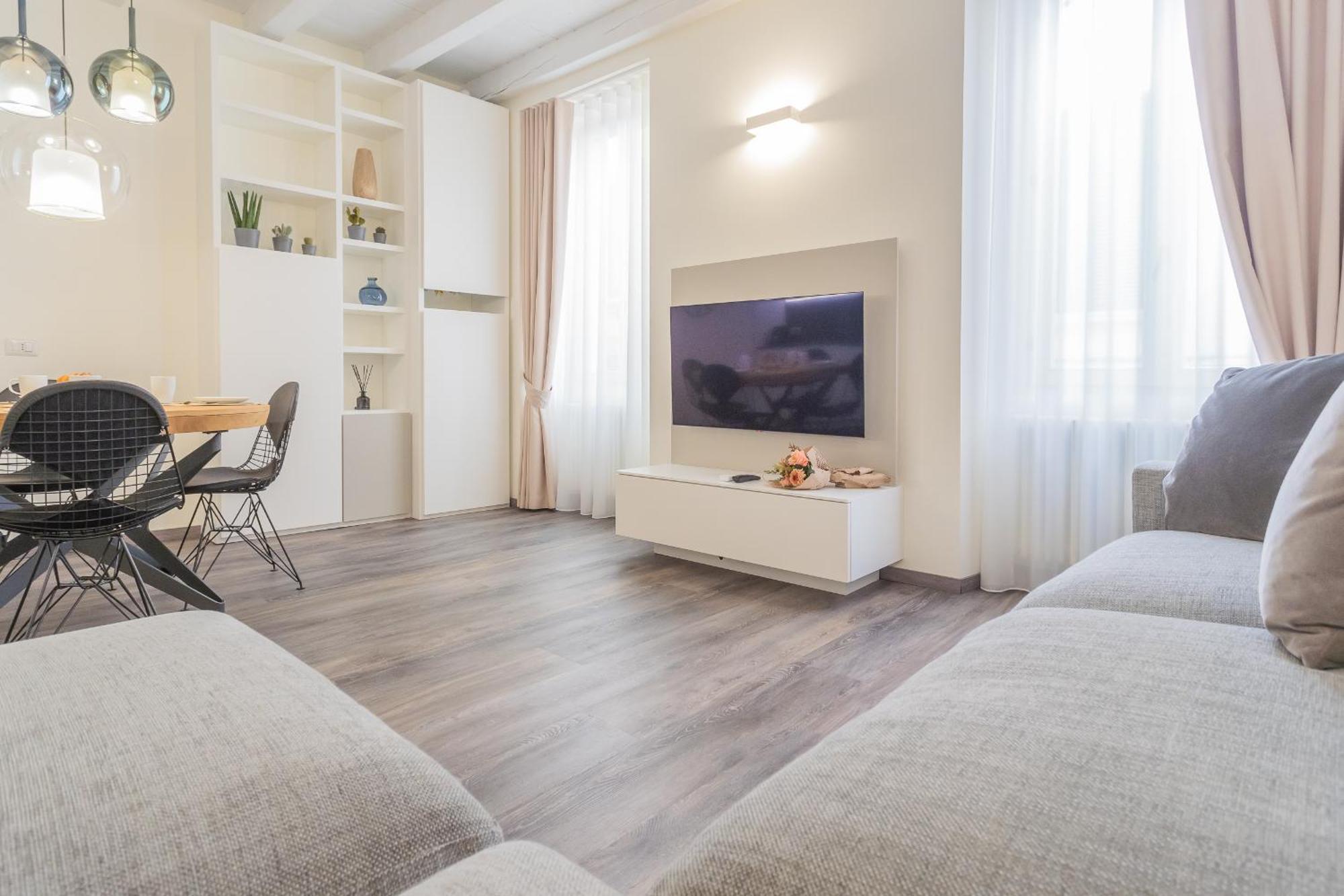 Modern & Stylish Apartment In Como City By Rent All Como Exterior foto